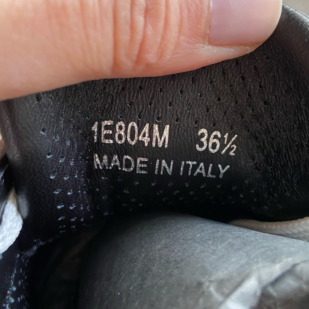 Prada Calzatire Donna Leather Lace-Up Sneakers - Picture 15 of 16